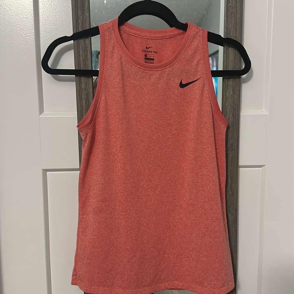 Nike coral colored cute tank top size XS!
